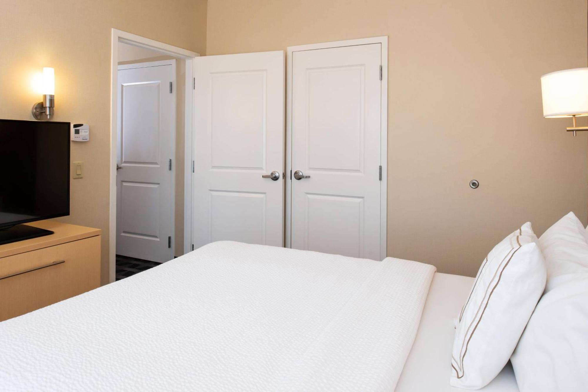 Towneplace Suites By Marriott Bakersfield West Exterior foto