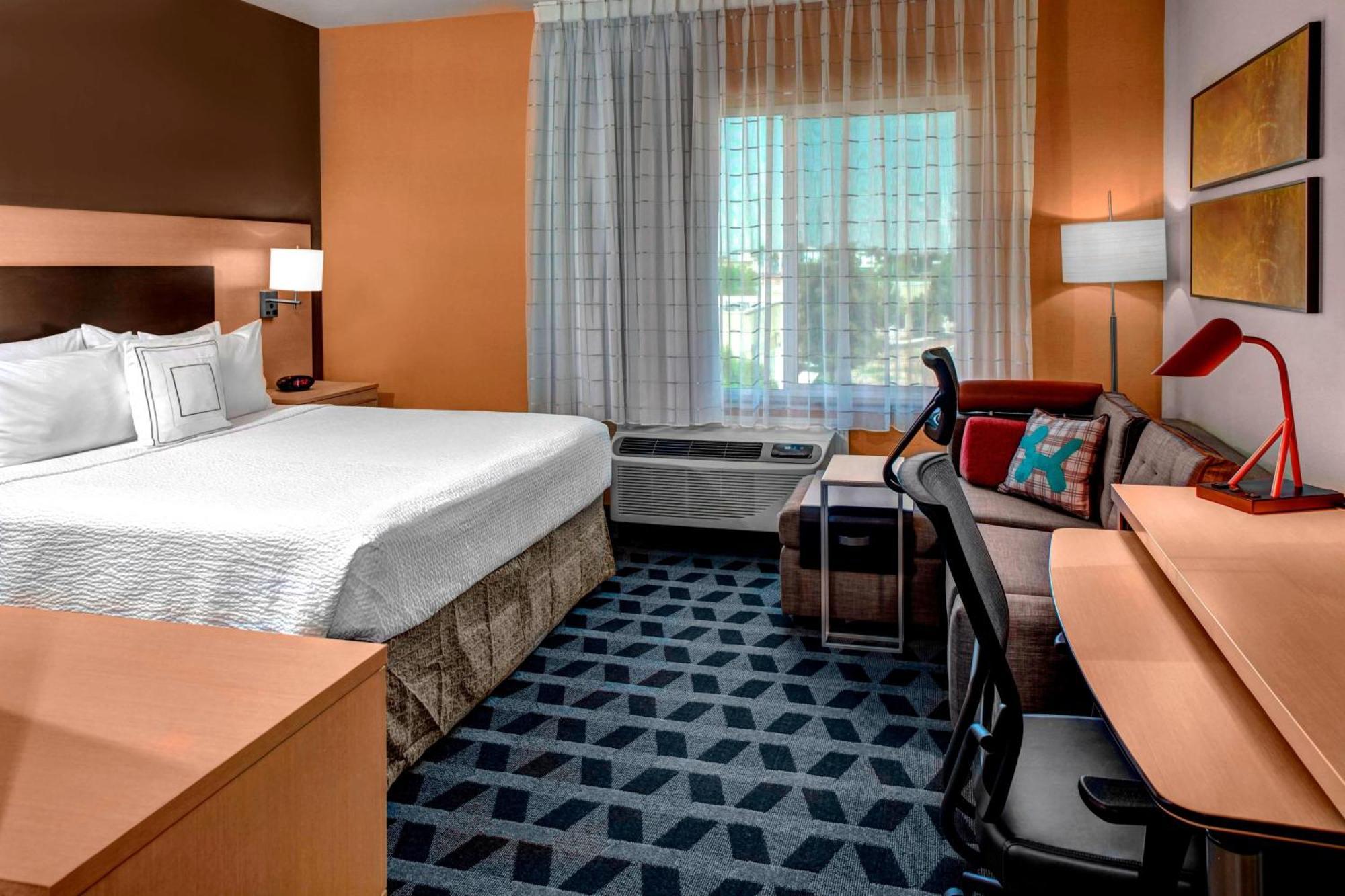 Towneplace Suites By Marriott Bakersfield West Exterior foto